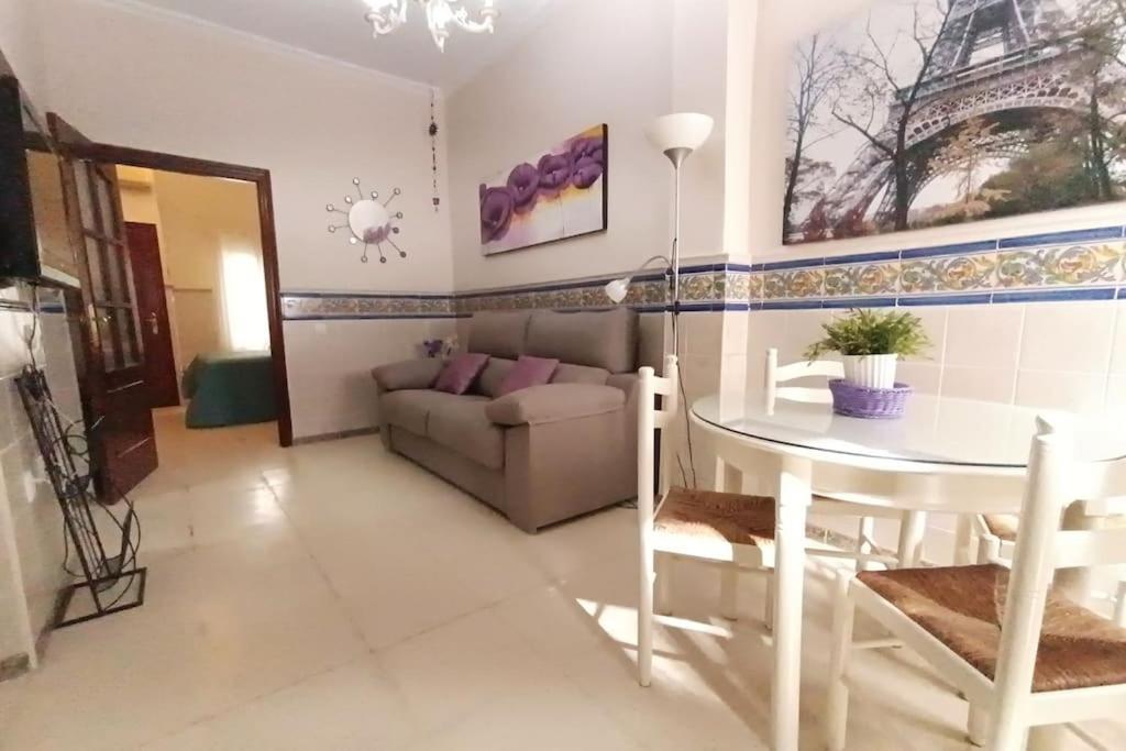 Tipico Y Pintoresco Patio De Vecinos, Con Encanto Севилья Экстерьер фото