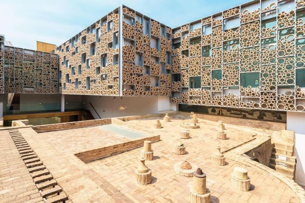 Tipico Y Pintoresco Patio De Vecinos, Con Encanto Севилья Экстерьер фото