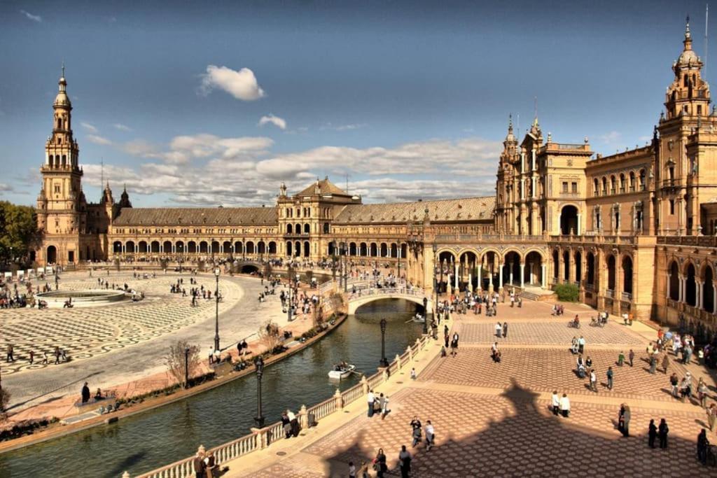 Tipico Y Pintoresco Patio De Vecinos, Con Encanto Севилья Экстерьер фото