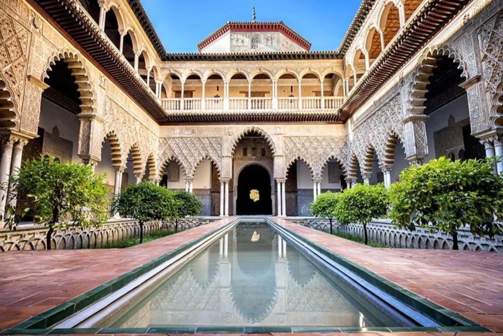 Tipico Y Pintoresco Patio De Vecinos, Con Encanto Севилья Экстерьер фото